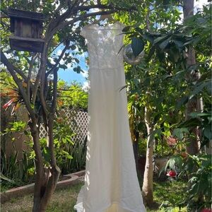 Elegant White Lace Wedding Dress